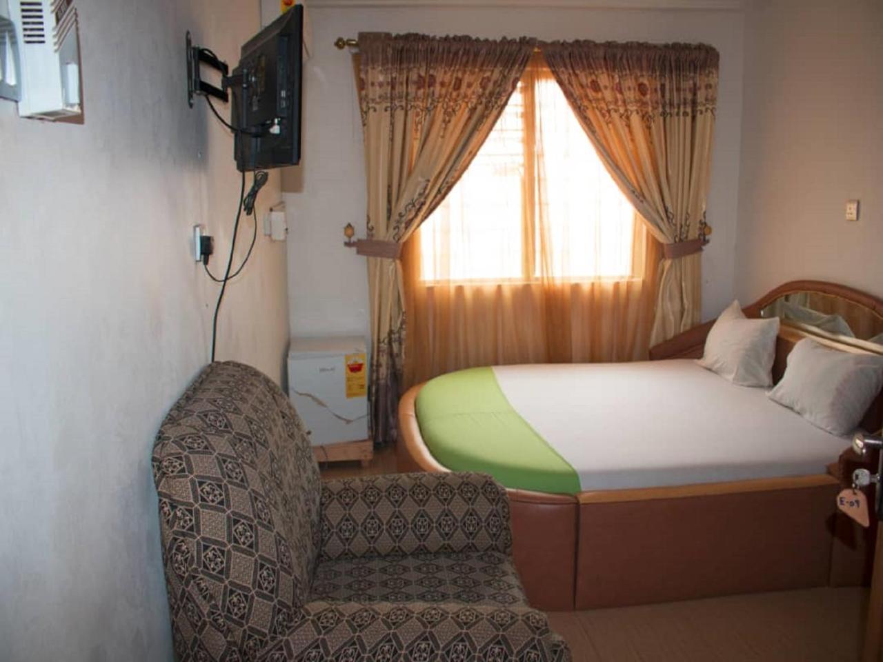 Elizz Guest House Janman 外观 照片